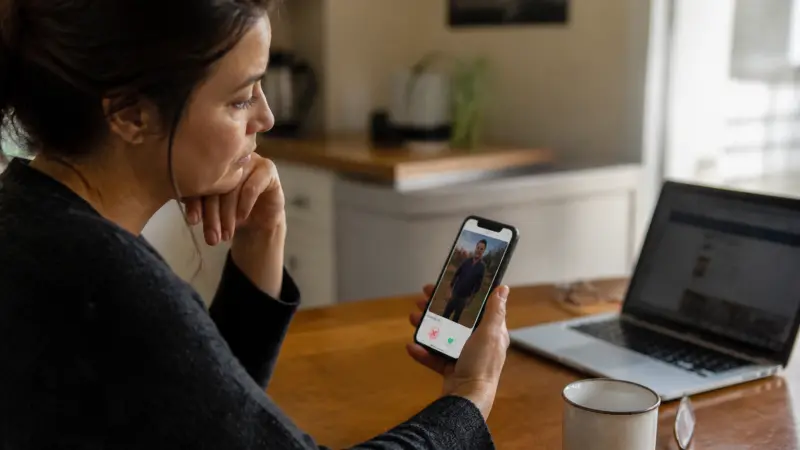 Gleeden-reviews: hoe profielen en intenties analyseren