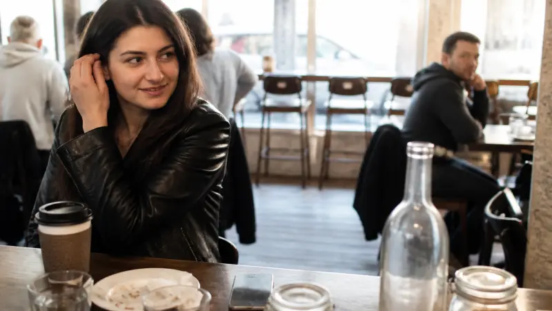 Hoe flirten met een vrouw als je twijfelt aan haar interesse?